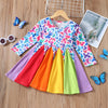 Hermoso vestido de niñas de diseño floral con parche de arco iris